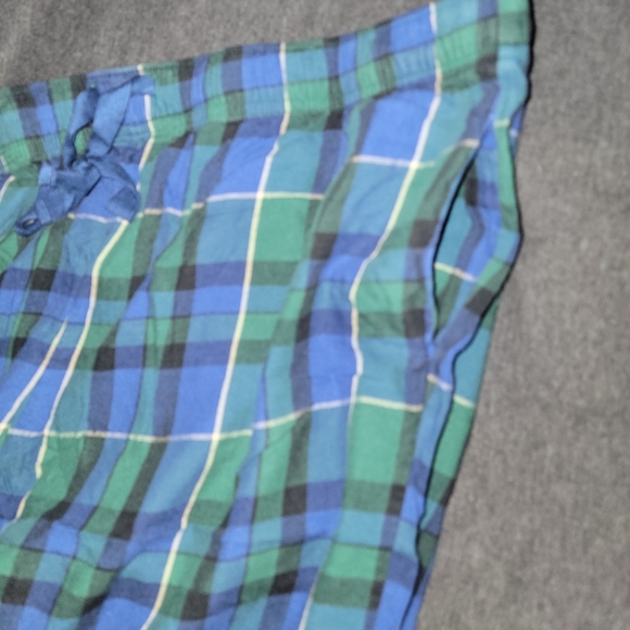 Victoria's Secret 3̶ 4 Piece Plaid PJ Set - Navy Plaid - XL +Extra Bonus PJ Top! - Picture 6 of 14